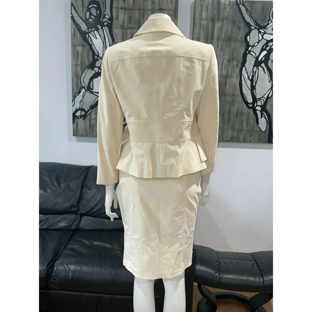 Escada brand color